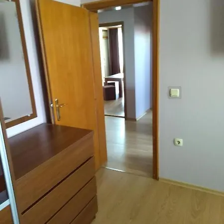Konukevi роси *